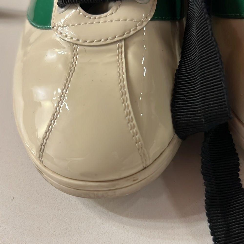 Gucci White and Red Sneakers Sleek Design - Picture 3 of 7